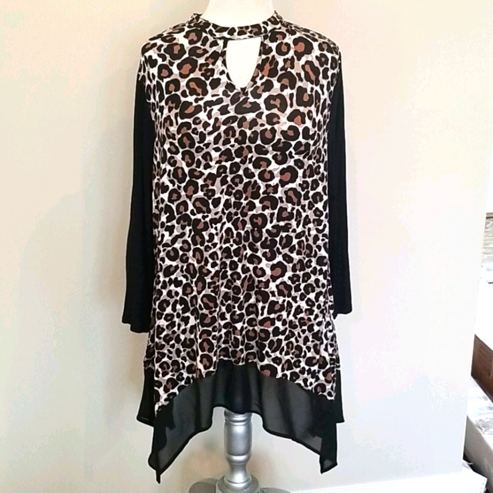 Kate and Mallory Handkerchief hem tunic XL